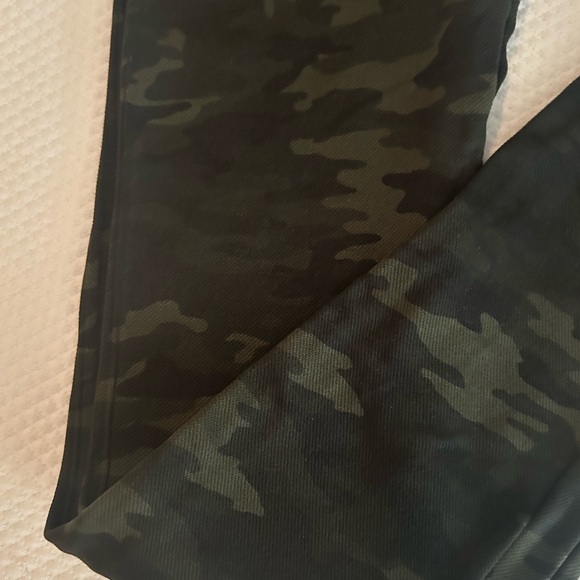 Spanx Size:M Camo print - Picture 3 of 8